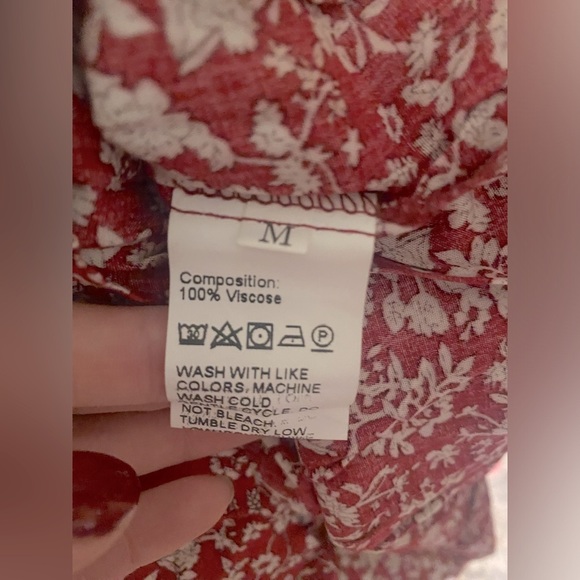 NWOT Floral ruffle blouse with butterfly sleeves size M - Picture 6 of 6